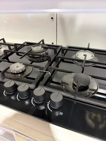 Built-in 4-Burner Gas Hob - Glass Top, Used, Good Condition - Automatic (no need gun start)