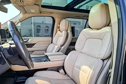 صورة 11 لـ 2019 Lincoln NAVIGATOR