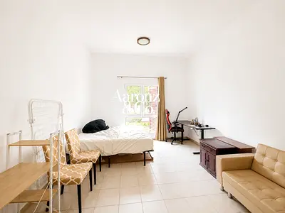 Unfurnished Studio no Balcony | Low Floor | Vacant