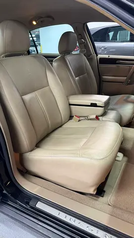 صورة 8 لـ 2008 Lincoln TOWN CAR
