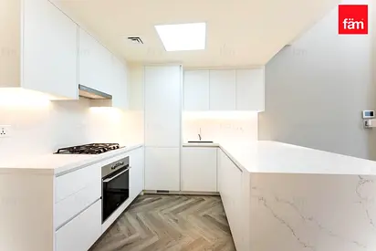 Fitted Kitchen | Upgraded | |Maid | Must See