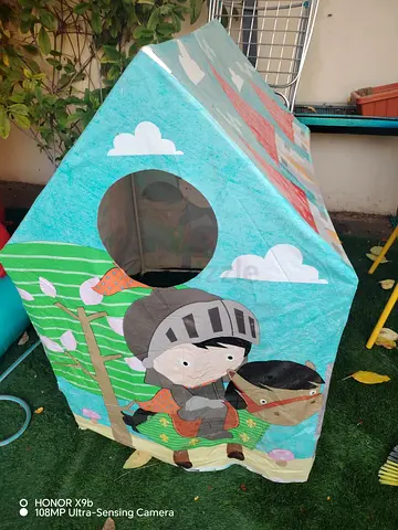 Children's Play Tent/Playhouse - Knight Theme, Good Condition