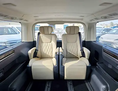 صورة 4 لـ 2026 Toyota GRANVIA