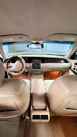صورة 6 لـ 2008 Lincoln TOWN CAR