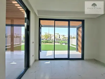 VASTU | SINGLE ROW | POOL FACING