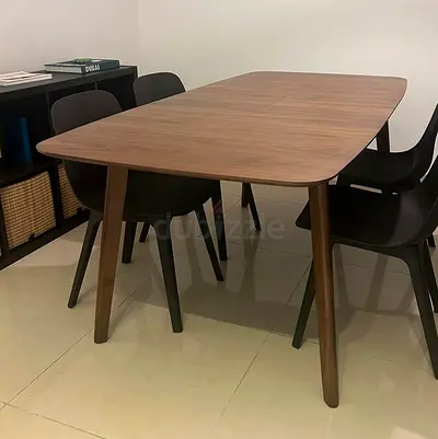 Clover Table (4-6 seater extendable)