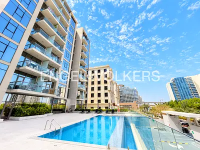 Corner Apartment | Bright Living | Vacant