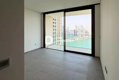 Brand New | High floor | Canal view