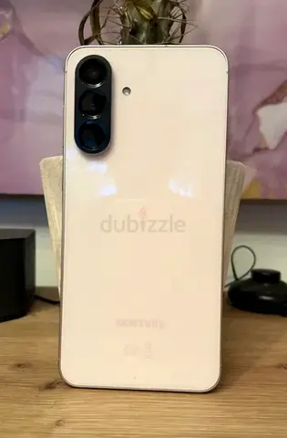 Samsung smartphone - white back, triple camera (good condition)