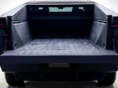 2024 Tesla CYBERTRUCK — фото 19