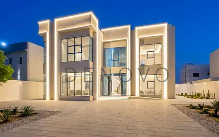 5BR Villa | Prime Location | Spacious And Bright