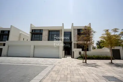 Luxury Lagoon Facing| Waterfront | Vacant