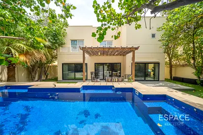 Exclusive | Fully Furnished | Unique
