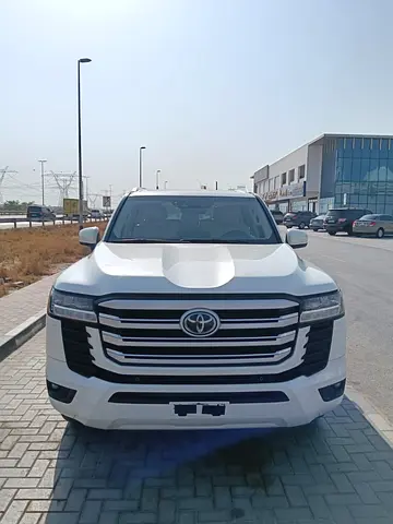 TOYOTA LAND CRUISER GXR V6 4.0L FREE OF ACCIDENT