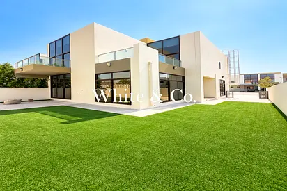 Single Row |Fully Landscaped|Ready to move