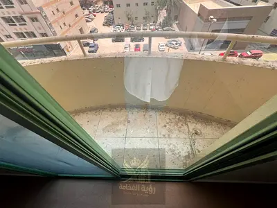 للإيجار السنوي في المجرة استديو مع بلكونة ومطبخ أمريكي وباركن ترابي متوفر السعر 20000 درهم سنويا التأمين 2000 كاش أو يوزع على الدفعات 4 أو 6 دفعات