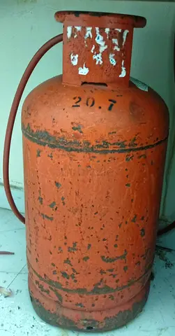 Gas Cylinder with Hose – Moving Out Sale | Al Rashidiya Dubai