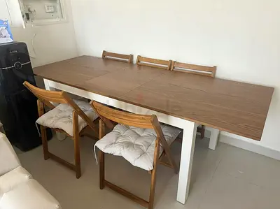 Extendable Dining Table + 6 Chairs – Like New – Excellent Condition