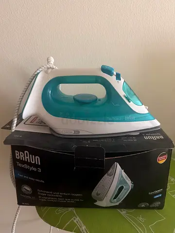 Braun TexStyle 3 Steam Iron - Good Working Condition