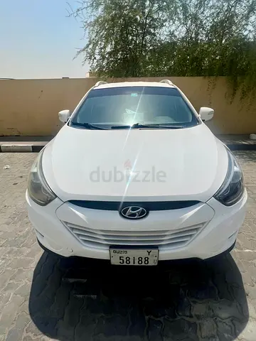 White Hyundai Tucson
