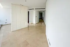 Large Studio | Vacant | Best Location