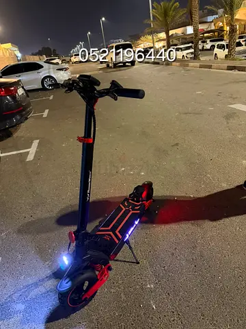 1 month old New model electric scooter with GPS with warranty Abu dhabi baniyas no 0521196440