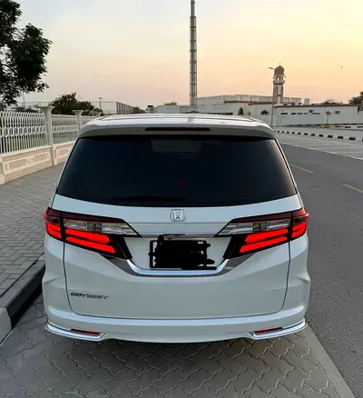 صورة 2 لـ 2018 Honda ODYSSEY J