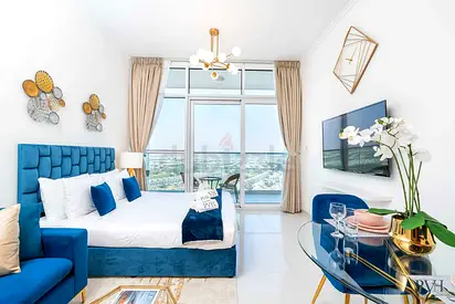 Classy Studio | Golf Course View | 8 mins to Mall