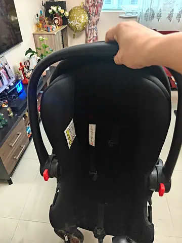 Baby car seat and stroller bassinet combo (used, good condition)