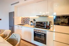 Fully furnished |Upgraded| High floor | 2-Bedroom
