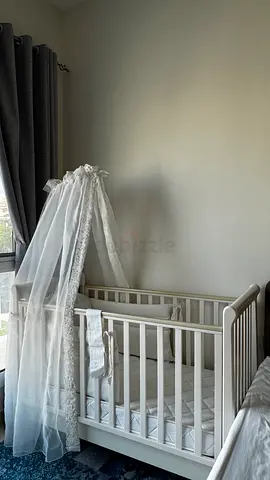 PICCI CRIB FLORAN COLLECTION BY THE HIGH-END ITALIAN NURSERY BRAND IN GOOD CONDITION.
