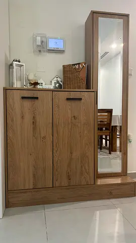 Shoe cabinet