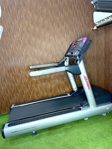 Life fitness commercial treadmill