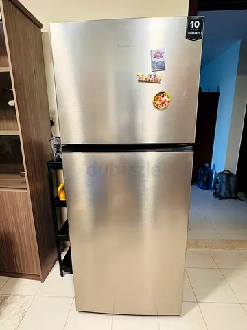 Refrigerator and washing machine