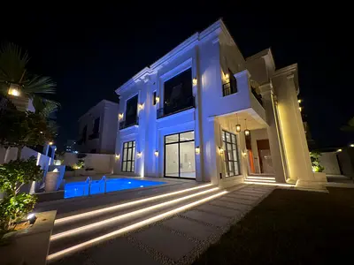 luxury 5 bedroom villa with swimming pool for sale in prime location at yasmeen including electricity and water and AC