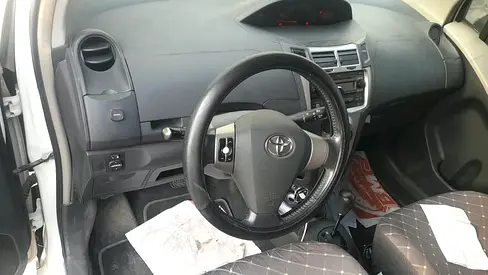 صورة 7 لـ 2011 Toyota YARIS