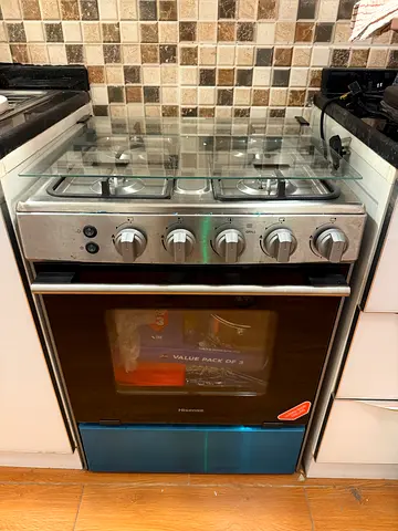 Hisense 4-Burner Gas Cooker + Oven — Brand New
