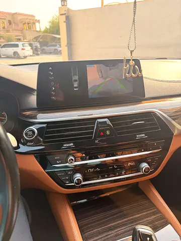 2017 BMW 5-SERIES 照片 12
