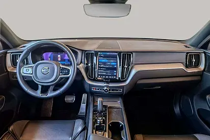 صورة 9 لـ 2022 Volvo XC60