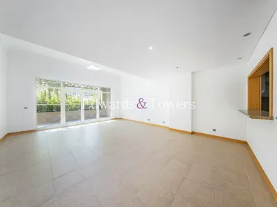 Spacious 1BR | Park View | High Ceilings