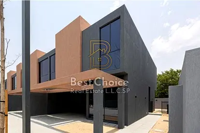Super Distress Deal Corner Townhouse in Saro Massar | 4BR | Single Row