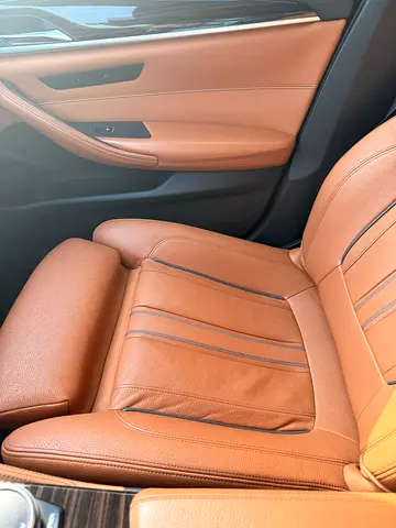 2017 BMW 5-SERIES 照片 11