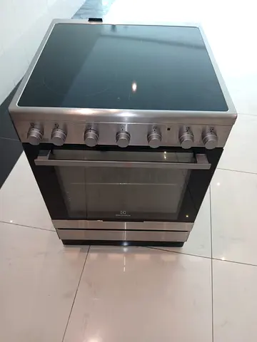Electrolux four burner cooker electric ceramic 60cm