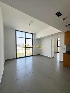 Corner Unit 1BR | Direct E311 Access & Covered Parking
