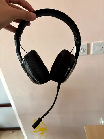 Gaming headphones shark attack