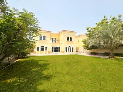 Near Park | Spacious | Vacant Now | 3 Bedrooms