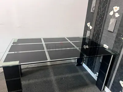 Urgent Sale Black and white 6 seater dining table (no chair)