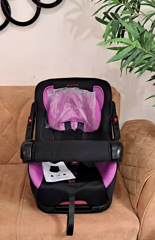 كارسيت لحديث الولاده وجميع الأعمار Car seat suitable for newborns and all ages