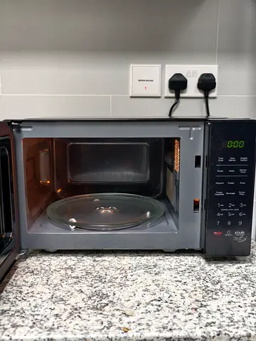 Used countertop microwave oven - good working condition