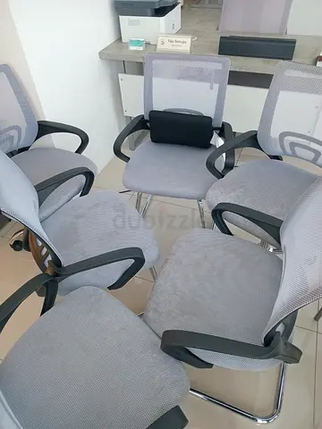 Set of 6 Grey Mesh Office Guest Chairs – Good Condition